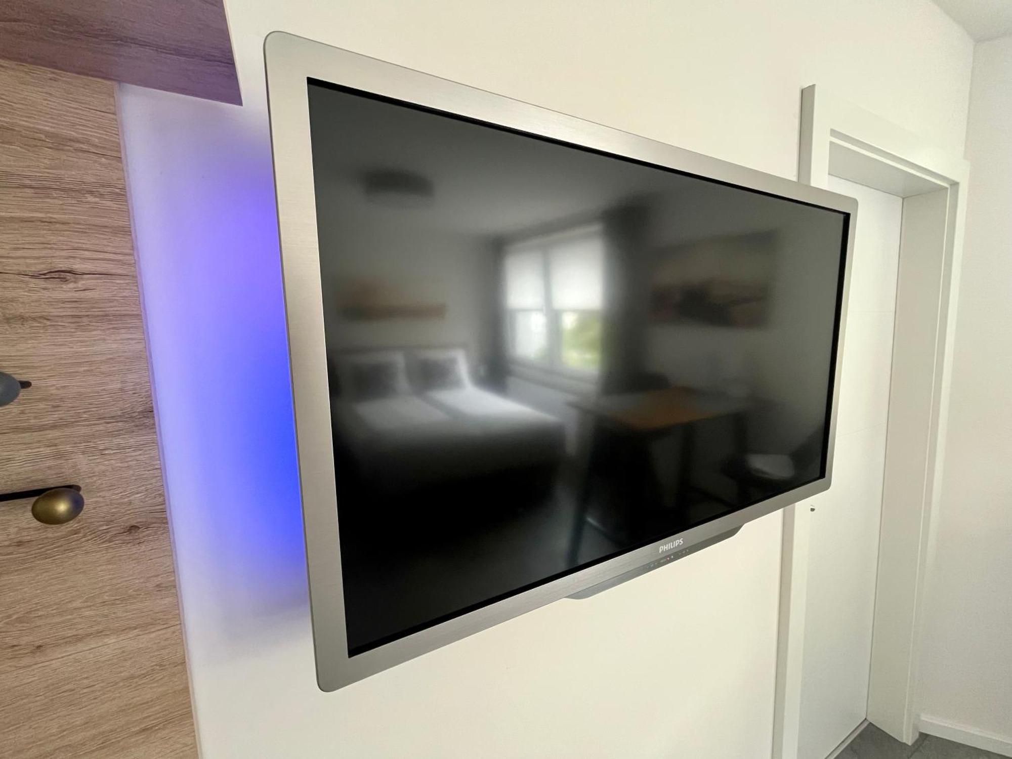 Juwel Apartment Трибен Екстериор снимка