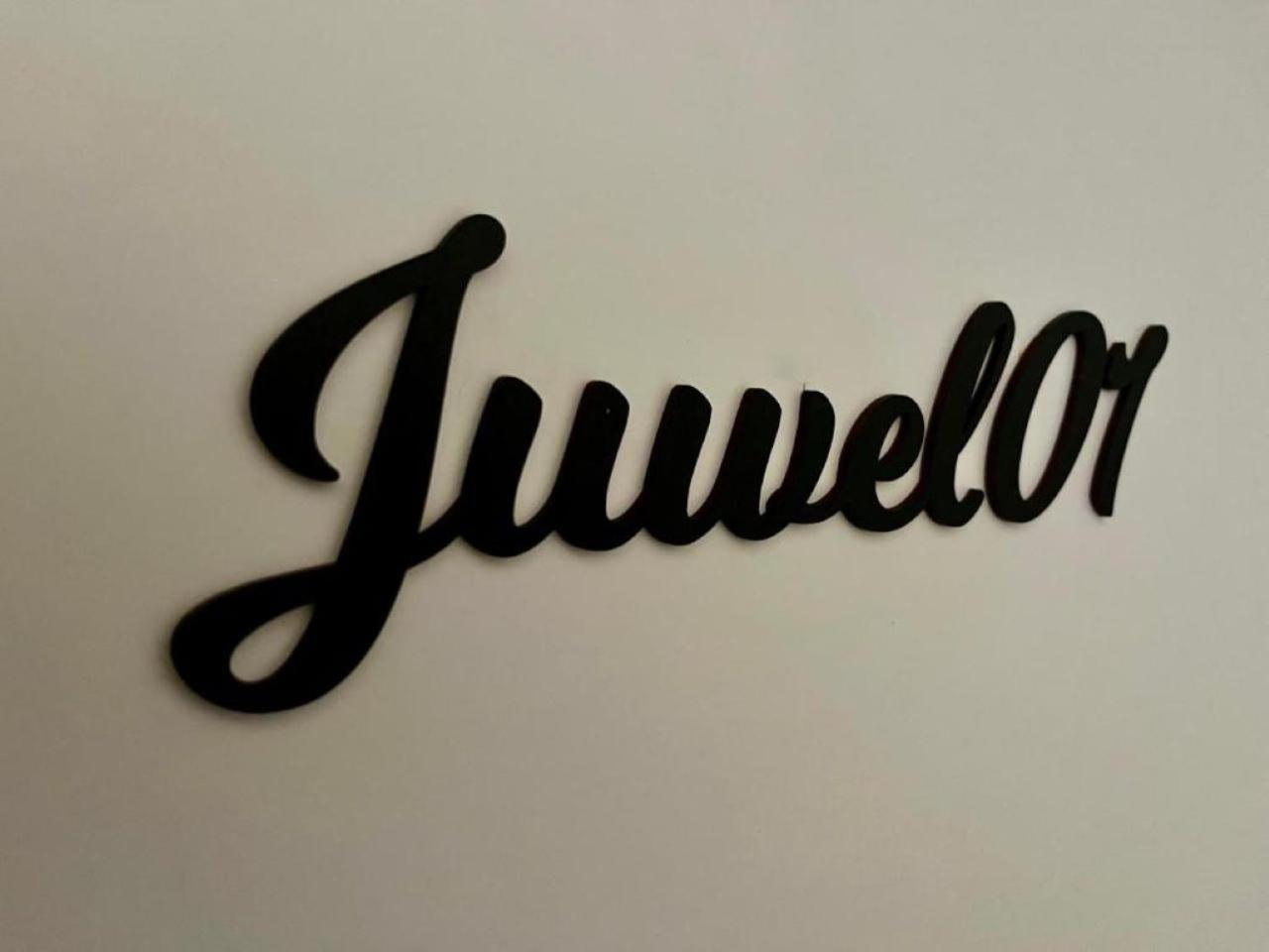 Juwel Apartment Трибен Екстериор снимка